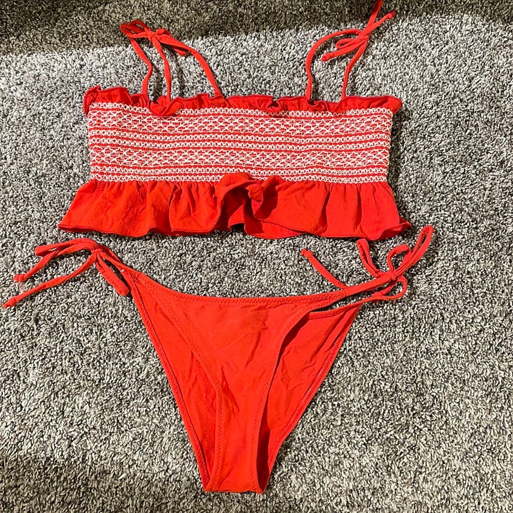 Lisa Marie Fernandez bikini red
